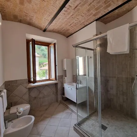 Oda ve Kahvaltı Casale Dei Priori 4*