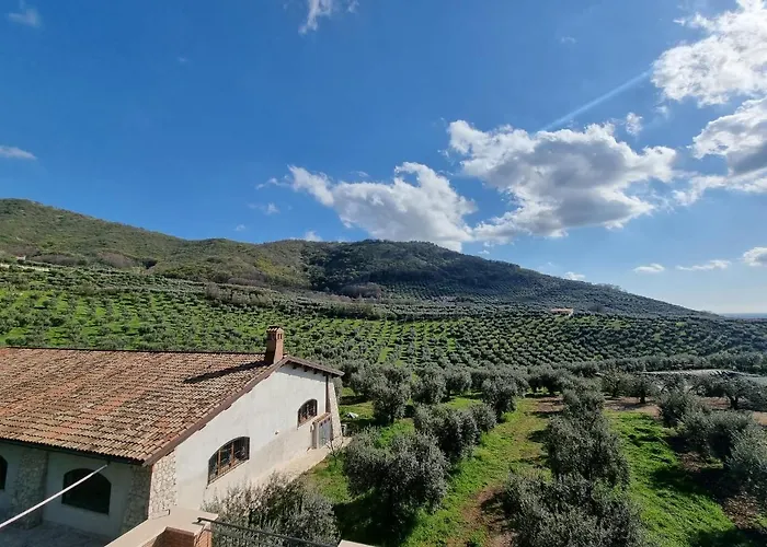 Bed & Breakfast Casale Dei Priori 4*